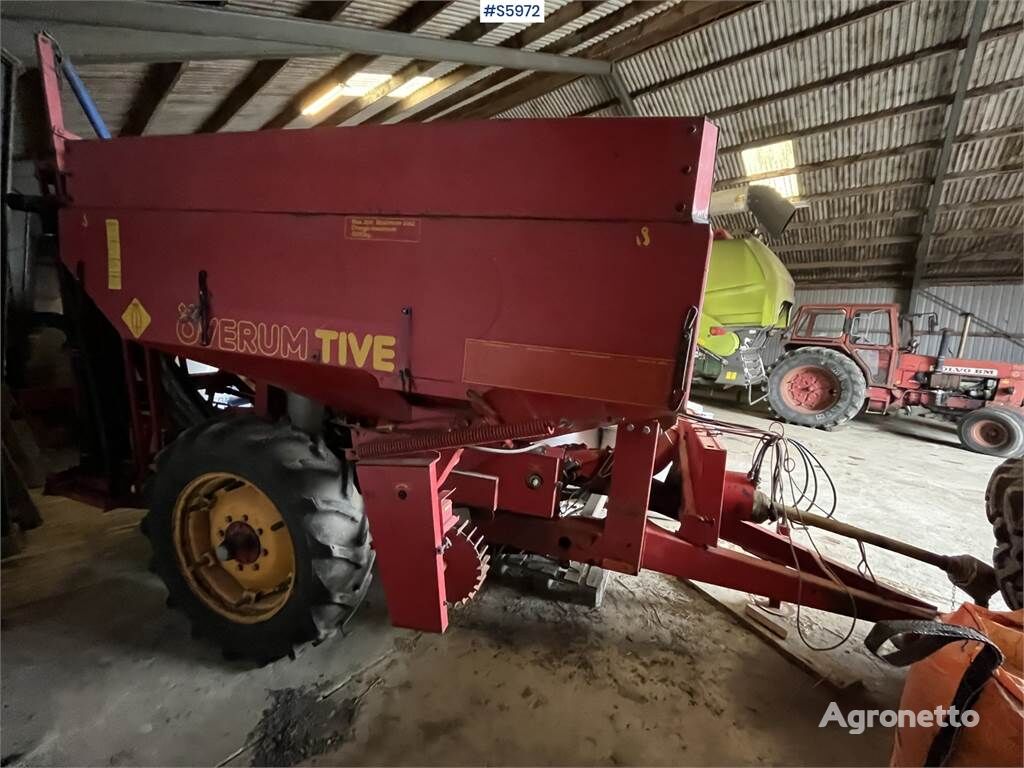 Överum Tive 4012 trailed fertilizer spreader