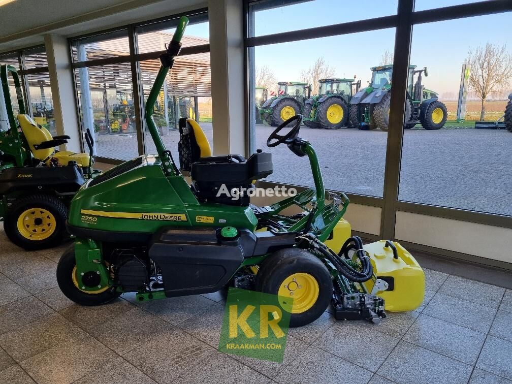 new John Deere 2750 precisioncut lawn tractor