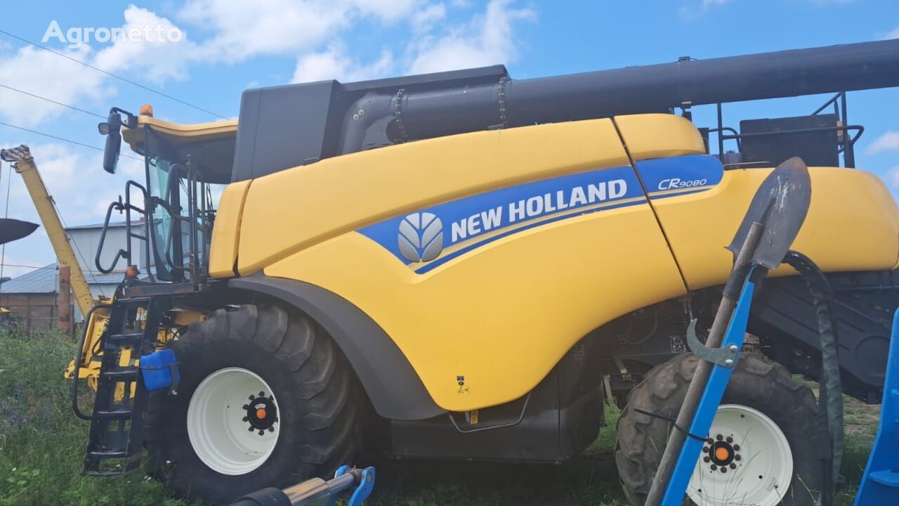 New Holland CR 9080 grain harvester