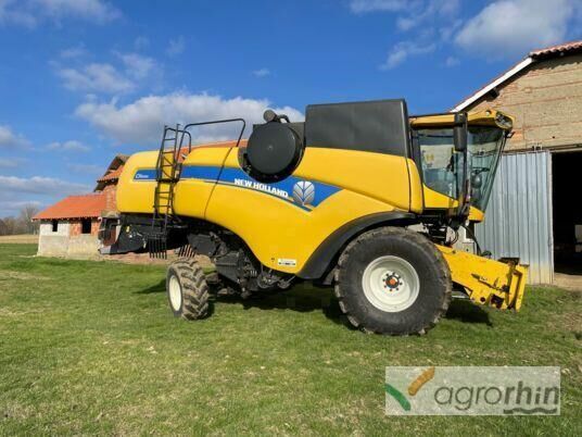New Holland CX 5090 grain harvester