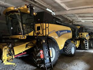 New Holland CX8080 grain harvester