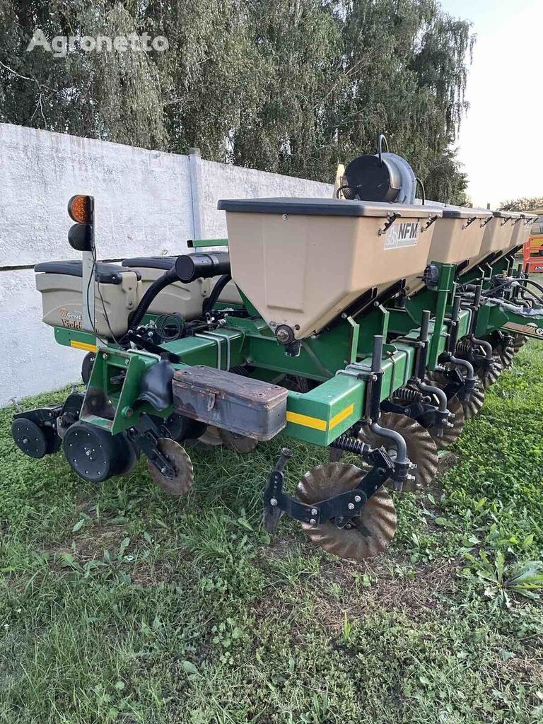 Great Plains YP 825 pneumatic precision seed drill