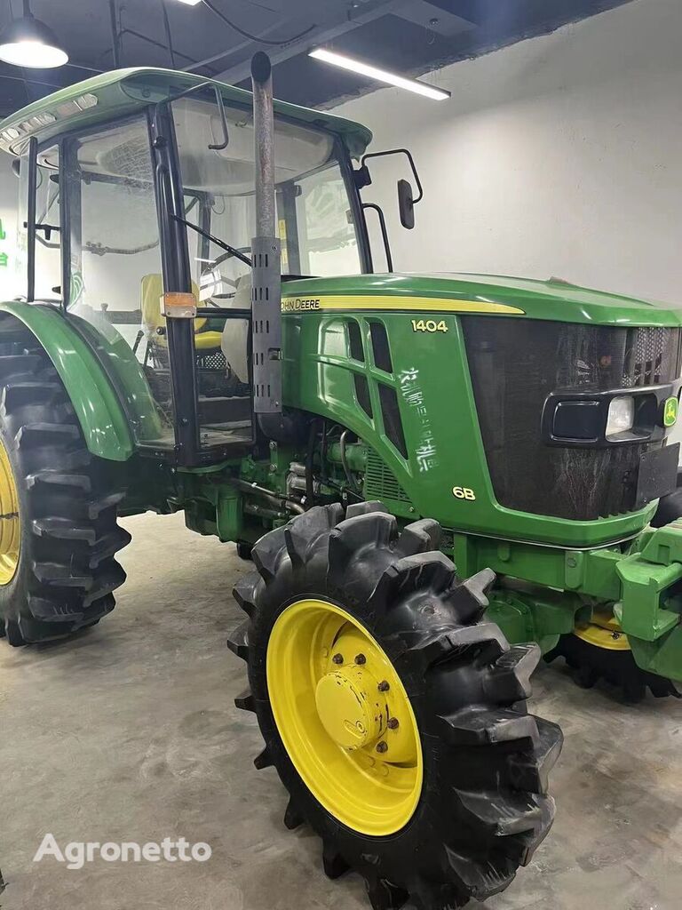 John Deere 1404 wheel tractor