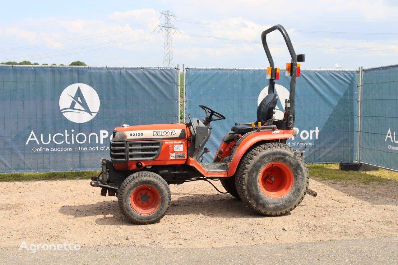 Kubota B2100 wheel tractor